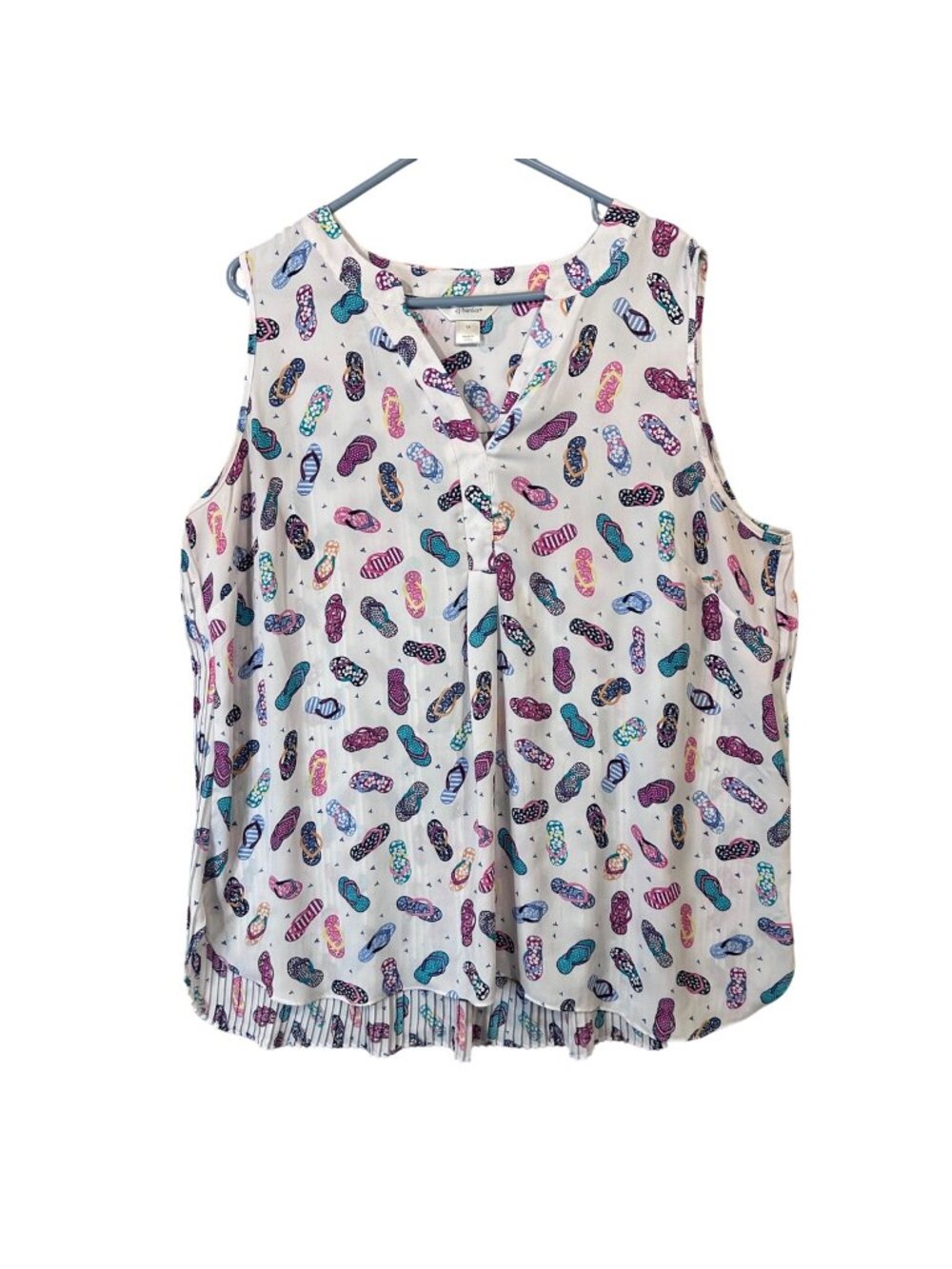 Sleeveless Flip Flop Print Blouse With Pleated Back In 1X By CJ Banks EUC